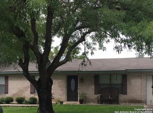 506 Ingram Rd, Devine, TX 78016