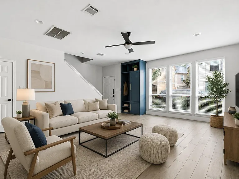 2020 Bailey St — Photo 3