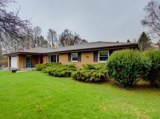 2021 Cold Springs Rd, Saukville, WI 53080