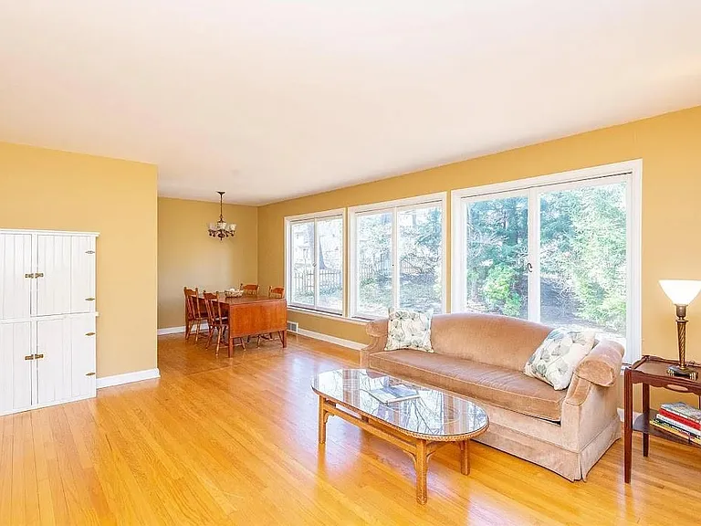 15 Oldox Rd — Photo 4