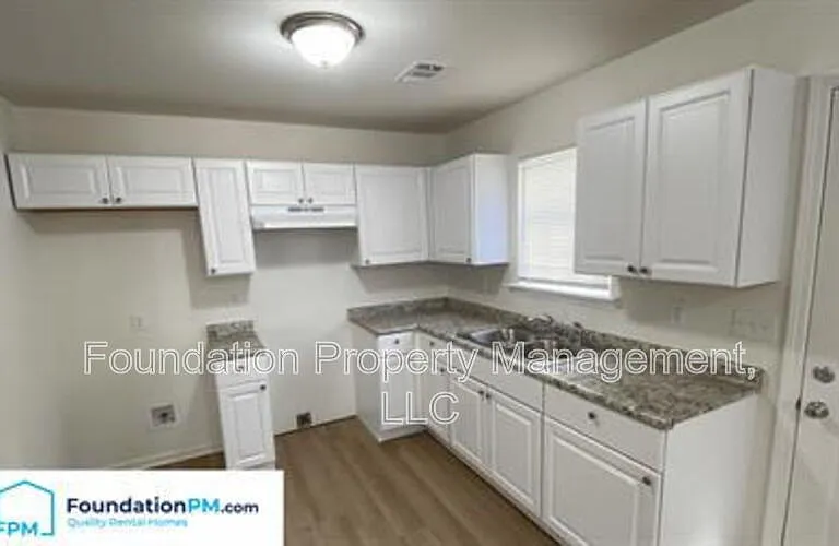 3751 Oak Lake Ln — Photo 3