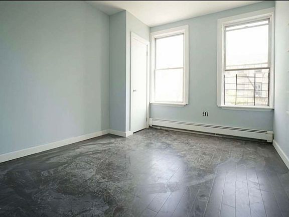 3rd image of 601 18th St APT 1F