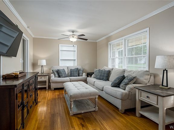 2nd image of 5517 18th St E