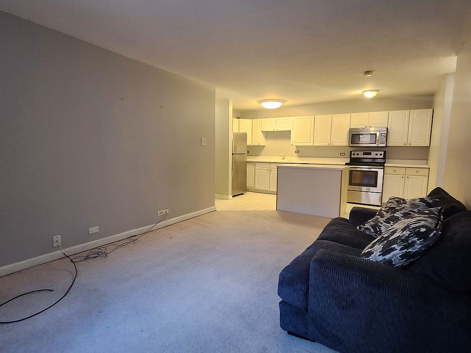 1st image of 1339 N Dearborn St APT 4C