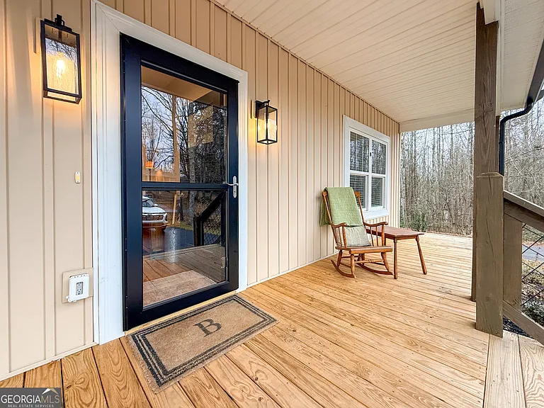 270 Townview Dr — Photo 2