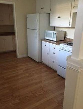 4th image of 22657 Clarendon St