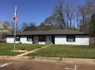 908 Elizabeth St, Gilmer, TX 75644