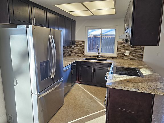 5th image of 1027 Treasure Ln