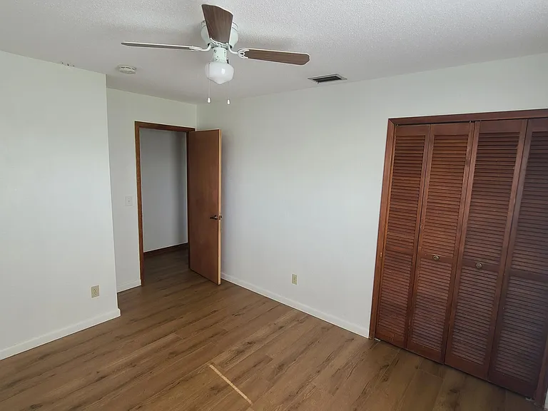 1646 W Paradise Ln — Photo 23