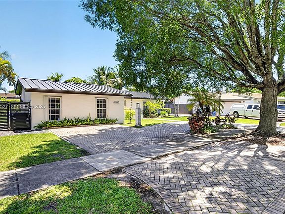 4th image of 10315 SW 129th Ct