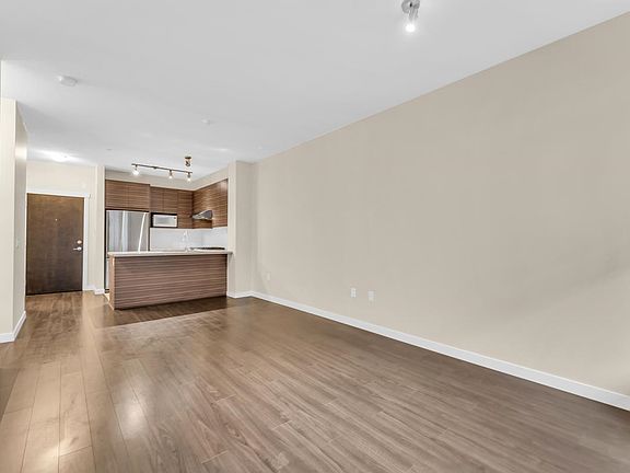 4th image of 9399 Odlin Rd #233