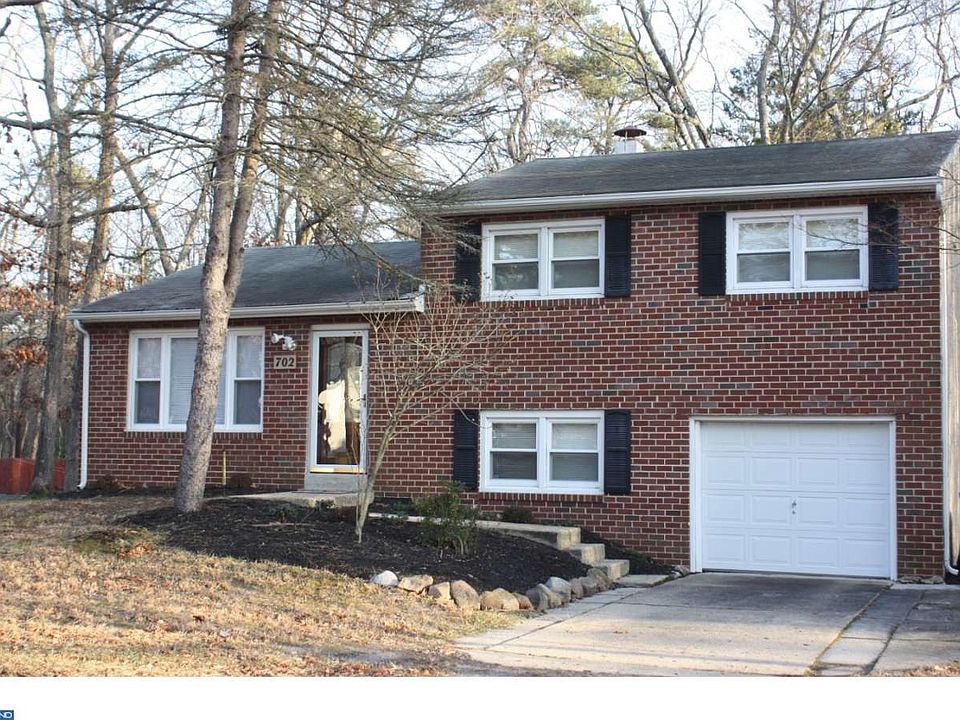 2nd image of 702 Hanover Blvd