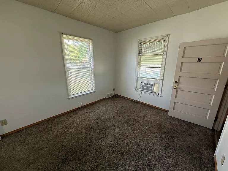 133 S Summit Ave #2 — Photo 4