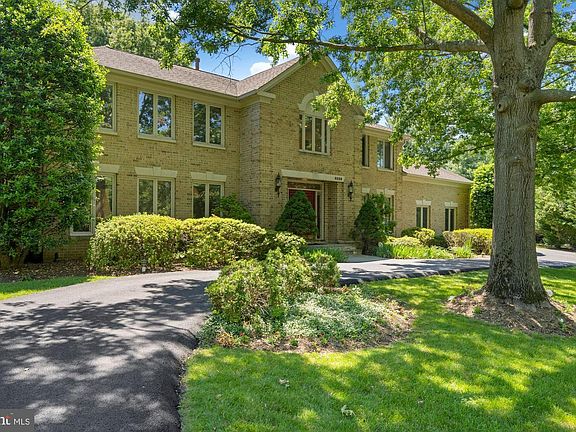 2nd image of 9228 Cambridge Manor Ct