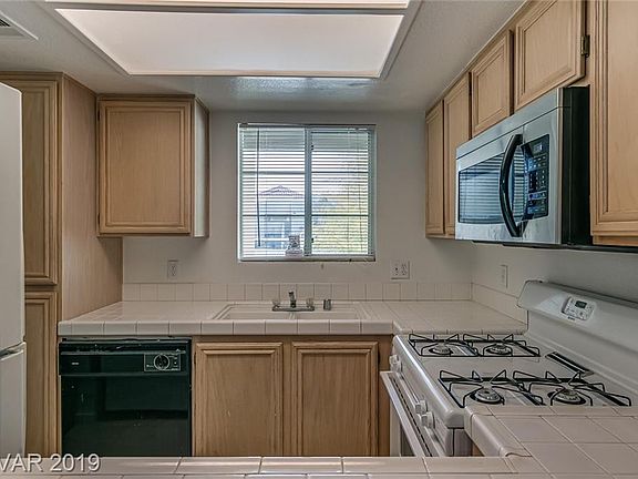 2nd image of 1908 Desert Falls Ct Unit 204