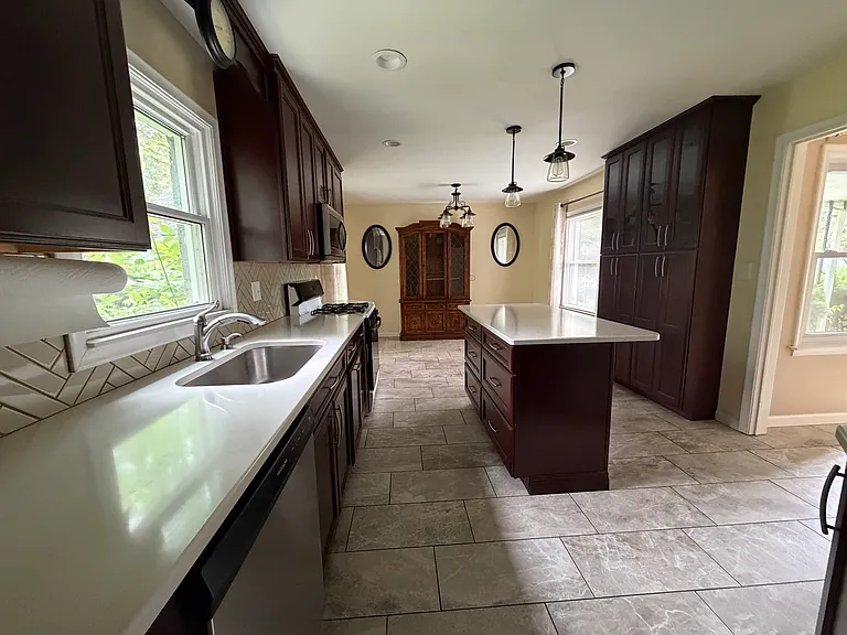 247 Riverside Dr — Photo 6
