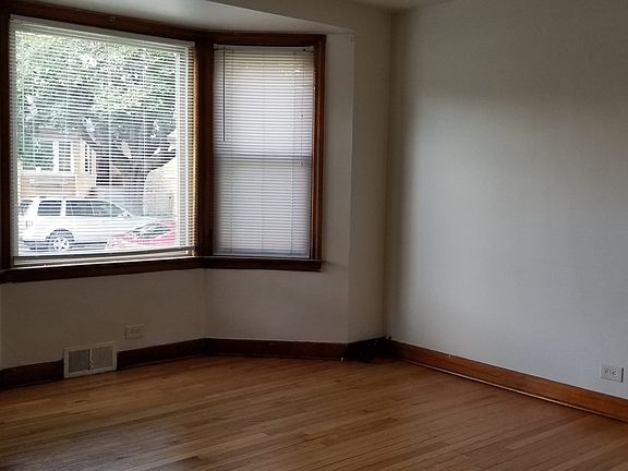 3rd image of 2737 N McVicker Ave