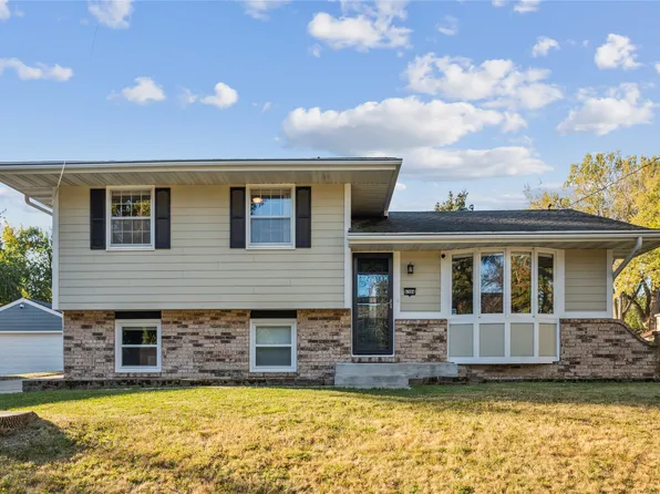 6304 Twana Dr, Urbandale, IA 50322