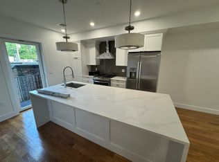 54 Rogers St, South Boston, MA 02127
