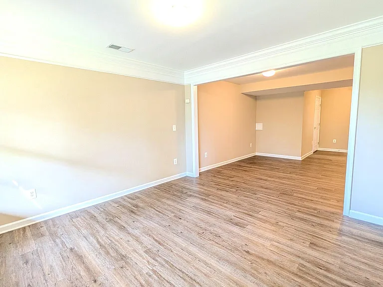 211 Shirley Sq SE — Photo 47