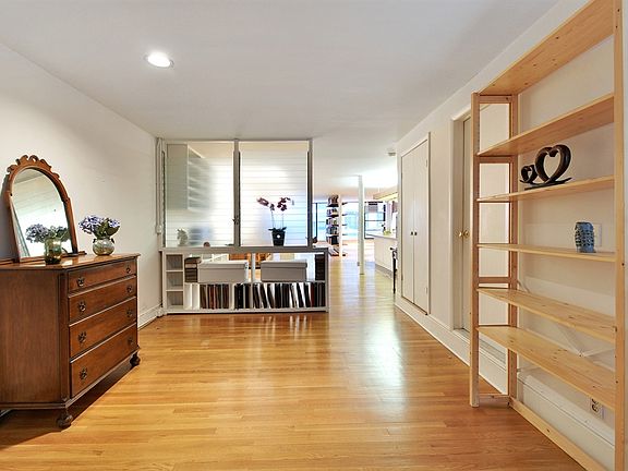3rd image of 11 W 18th St APT 3W