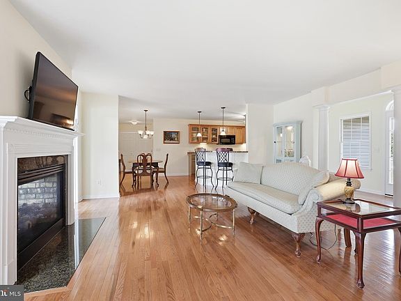 4th image of 706 Overbrooke Ln