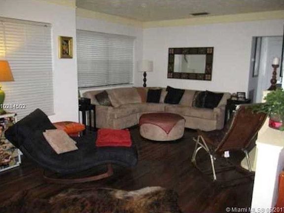 2nd image of 11600 NE 9th Ave