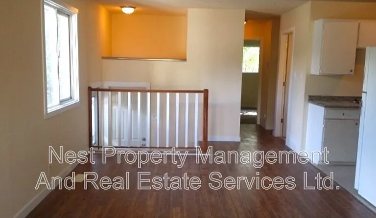 2647 Oak St #A — Photo 3