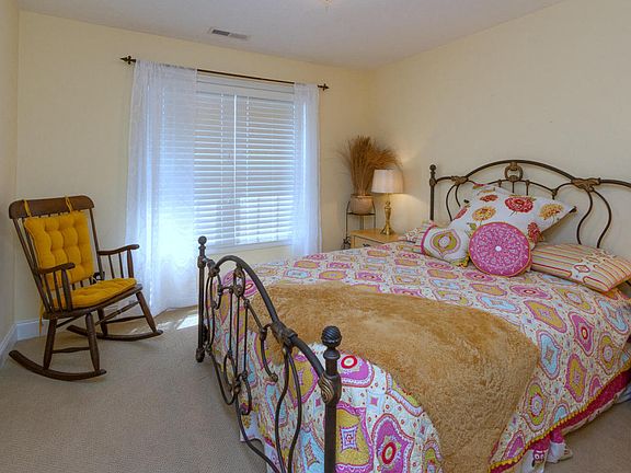 3rd image of 8845 Ebenezer Oaks Ln