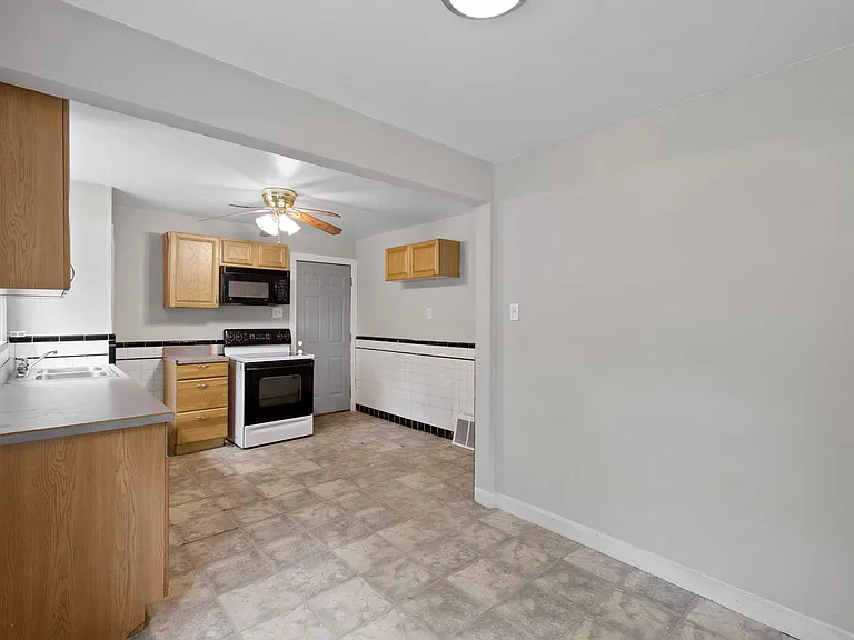 7007 Paisley Dr — Photo 7