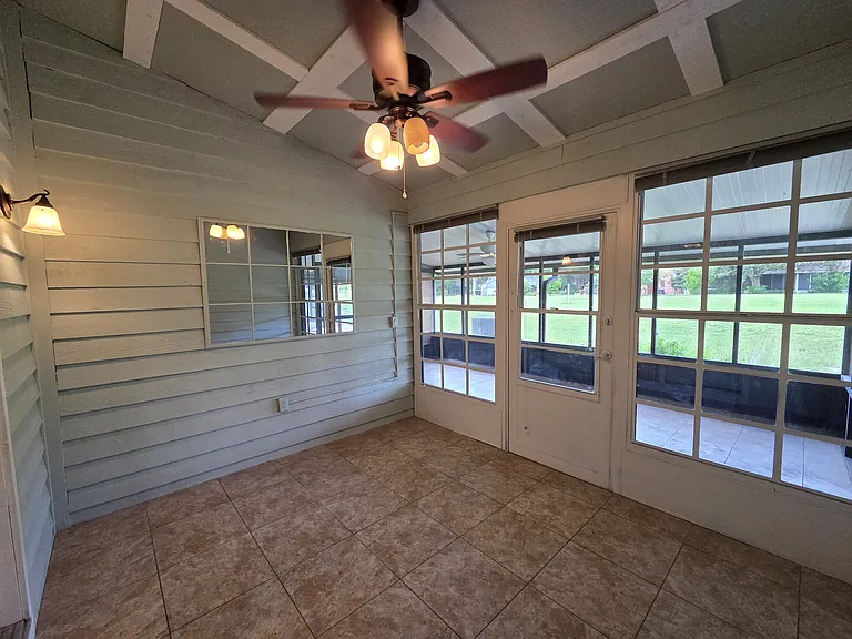 35120 Whispering Oaks Blvd — Photo 27