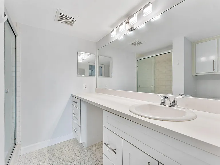 20 Royal Palm Way #2060 — Photo 16