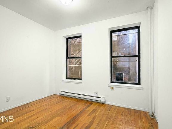 5th image of 320 W 49th St APT 3RW