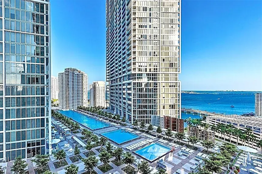 1 bed, 732 sqft, $3,300 — Photo 2