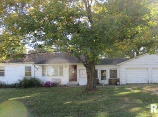 305 W Collins St, Goreville, IL 62939