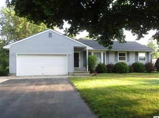 60 S Crestview Dr, Adrian, MI 49221