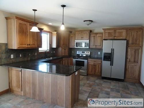 3rd image of 113 Firethorn Ln