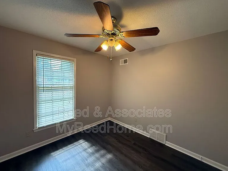 2292 Eastover Dr — Photo 8