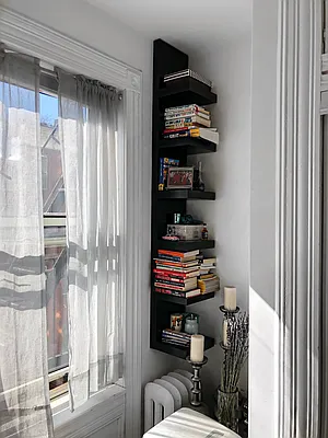 Rented by LJ Sloane Management | media 32