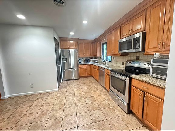 2nd image of 12 Brothers Rd