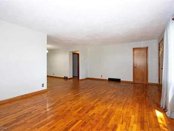 3rd image of 10998 N Mount Eaton Rd