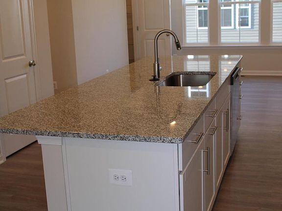 5th image of 2583 Hopton Ln