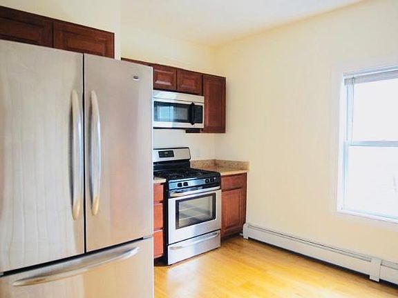 4th image of 328 Williams St #3F
