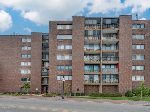 11 W Green St APT 204, Bensenville, IL 60106