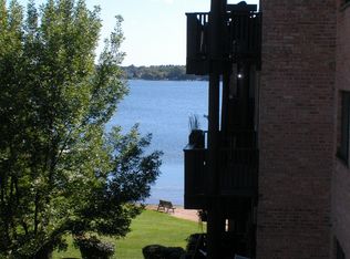 440 N Main St APT E302, Wauconda, IL