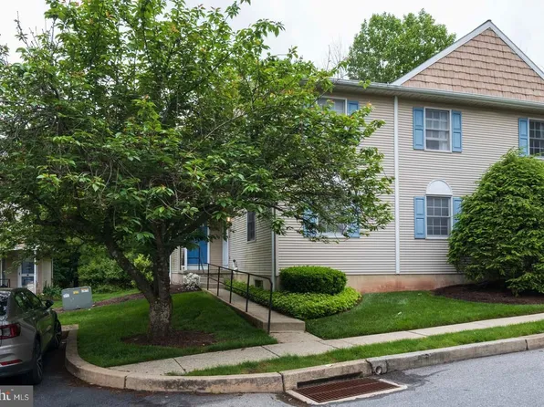 605 Maplewood Ave, Mohnton, PA 19540