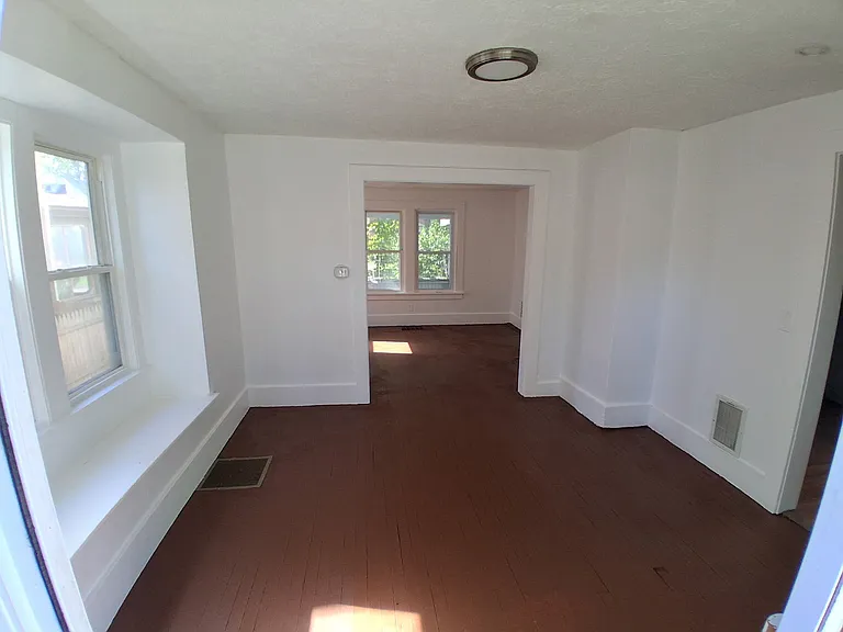 400 Selye Ter — Photo 5
