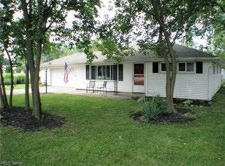 5237 E Lake Rd, Sheffield Lake, OH 44054