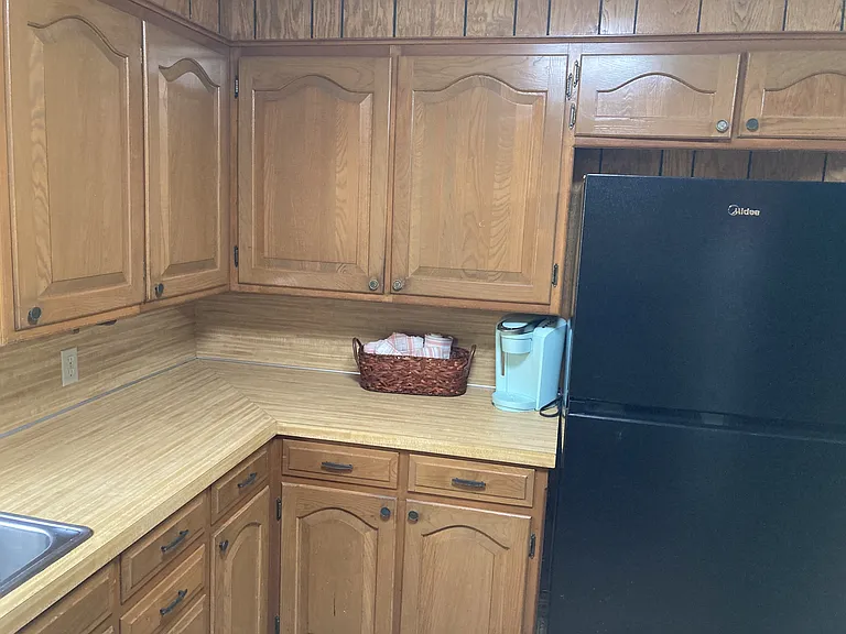 927 Skyline Dr — Photo 16