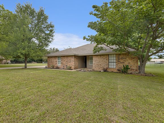 2nd image of 2944 Whispering Creek Ln